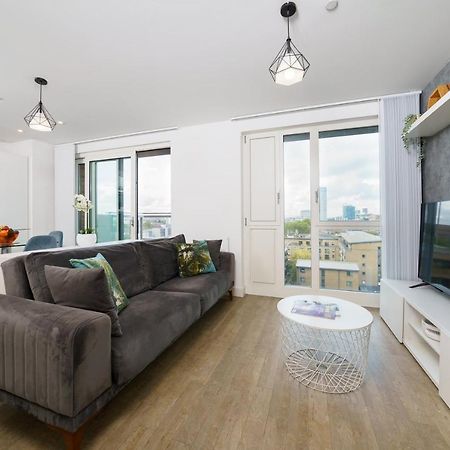 Stylish Fully-Equipped One Bedroom Apartment With Extra Sofa Bed, Free Secure Parking, Onsite Gym, 24Hr Security & Concierge Лондон Экстерьер фото