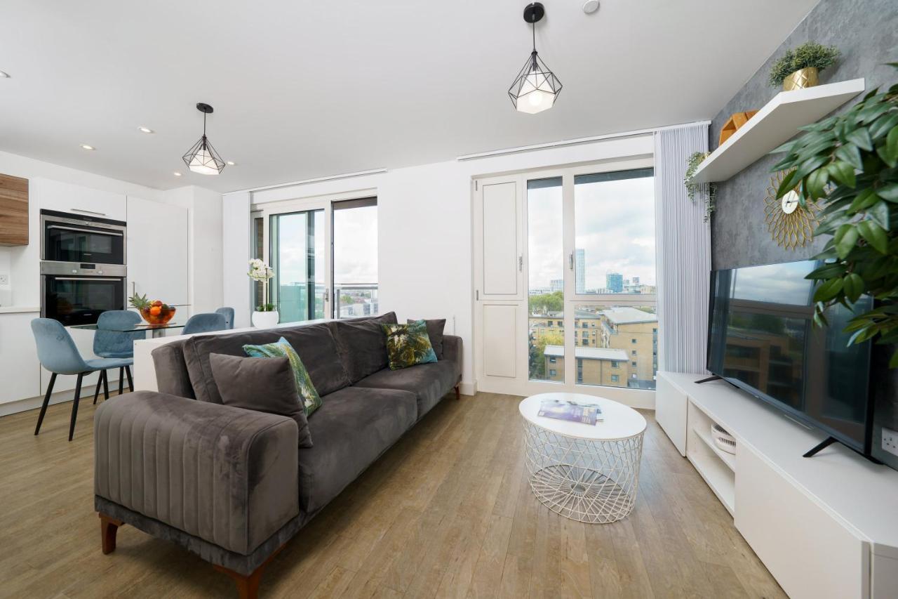 Stylish Fully-Equipped One Bedroom Apartment With Extra Sofa Bed, Free Secure Parking, Onsite Gym, 24Hr Security & Concierge Лондон Экстерьер фото