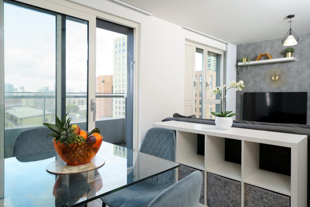 Stylish Fully-Equipped One Bedroom Apartment With Extra Sofa Bed, Free Secure Parking, Onsite Gym, 24Hr Security & Concierge Лондон Экстерьер фото